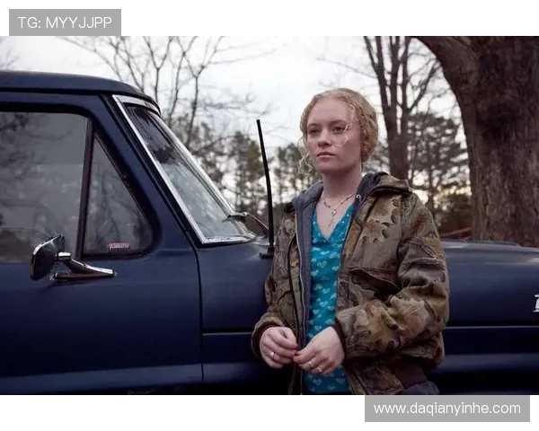 《冬天的骨头》：凛冽风雪下的深情凝视，一部触及灵魂的俄罗斯史诗